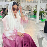 طقم عباية من قطعتين بتصميم ريش متدرج الألوان (لا يشمل العمامة)