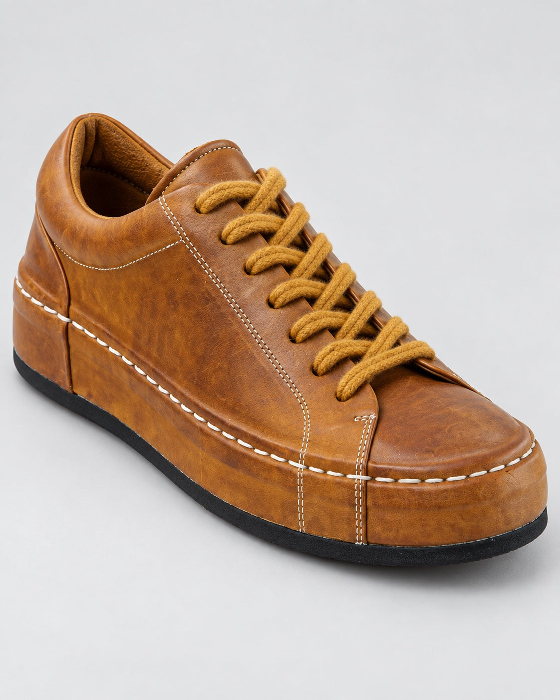 730-108 brown washed horsehide casual sneaker front angle